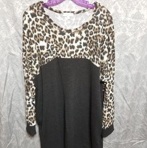 Size 3x - Black and Leopard print tunic